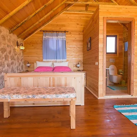 Ambar Evleri Kalkan