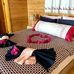 Ambar Evleri Tatil Evi *