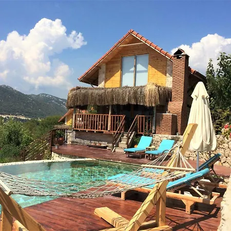 Ambar Evleri Kalkan